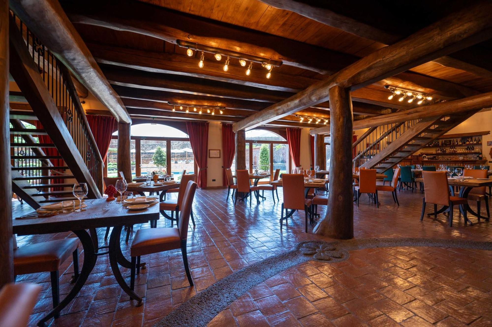 Etna Quota Mille Boutique Hotel, Typical Sicilian Food & Wine Randazzo Exterior photo